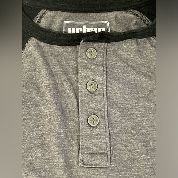 Urban Pipeline Long Sleeve Henley *Great Cond*. Size L - Picture 2 of 4